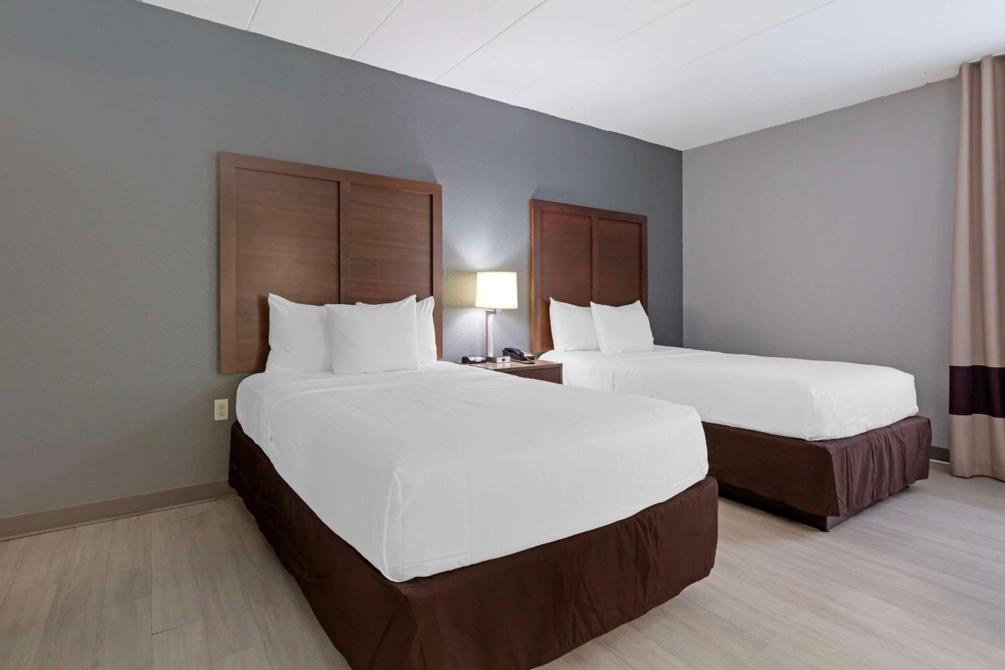 Clarion Hotel & Suites BWI Airport North Brooklyn Park Exterior foto