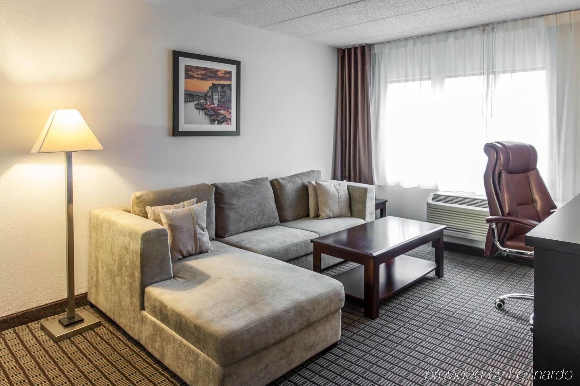 Clarion Hotel & Suites BWI Airport North Brooklyn Park Exterior foto